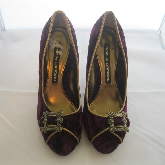 Chinese Laundry Purple Velvet & Gold Heels Sz 8 - Picture 2 of 7